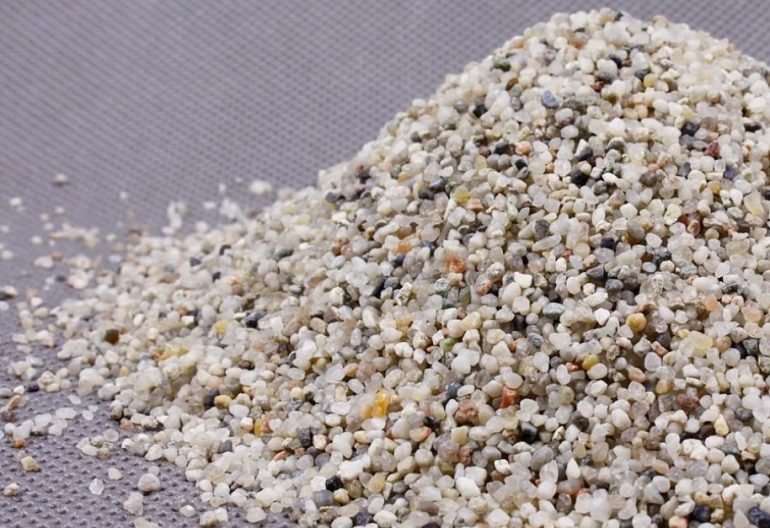 10 неожиданных применений кварцевого песка в современном мире