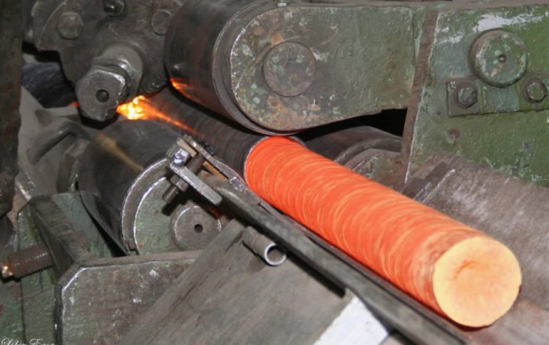 Экономия ресурсов в производстве труб: как помогает горячая поперечно-винтовая прошивка