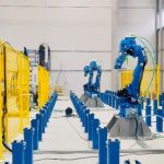 Робот для разгрузки станков: эффективность и экономия на производстве