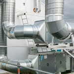 Очистка воздуха на промышленных предприятиях: выбор оборудования для разных типов загрязнений